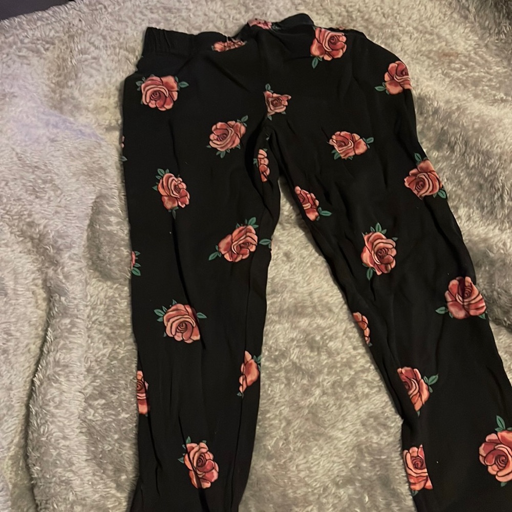 365 kids size 6 pants with roses on them